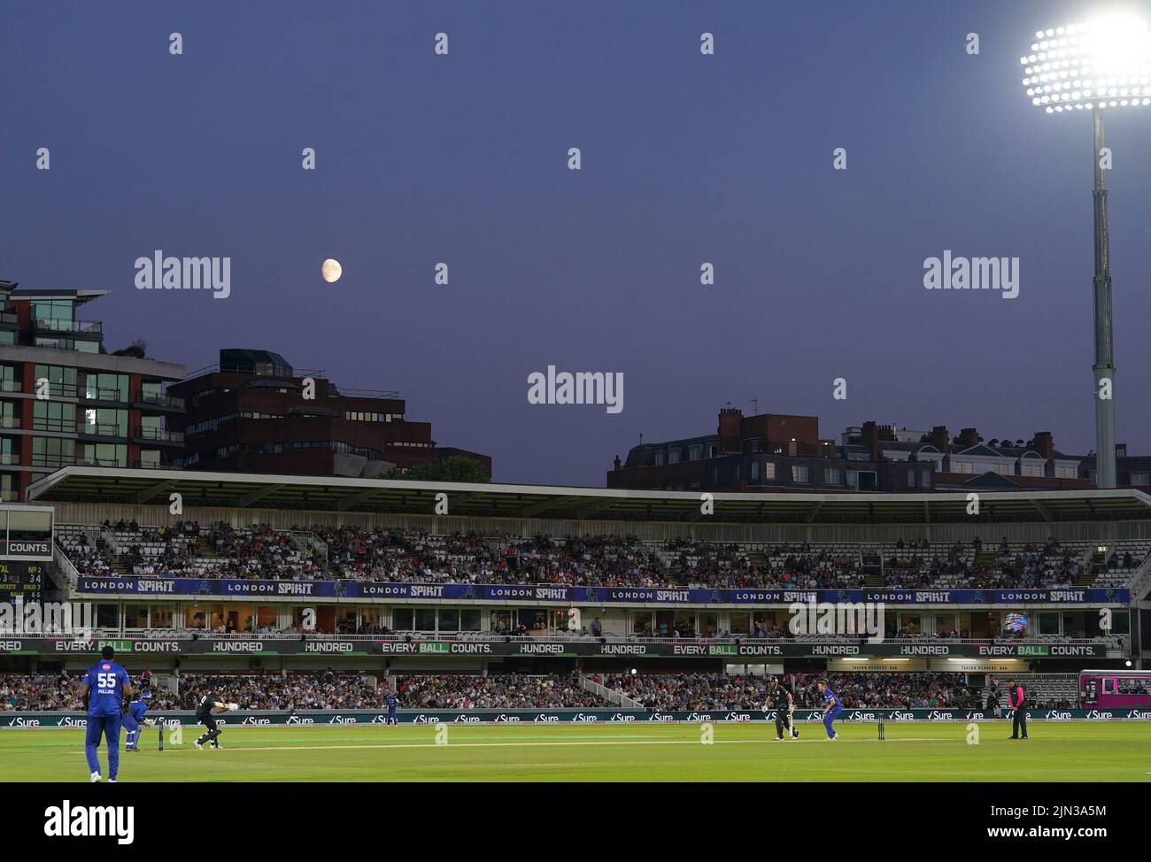 A general view of the action between London Spirit and Manchester Original during The Hundred match at Lord's, London. Picture date: Monday August 8, 2022. Stock Photo