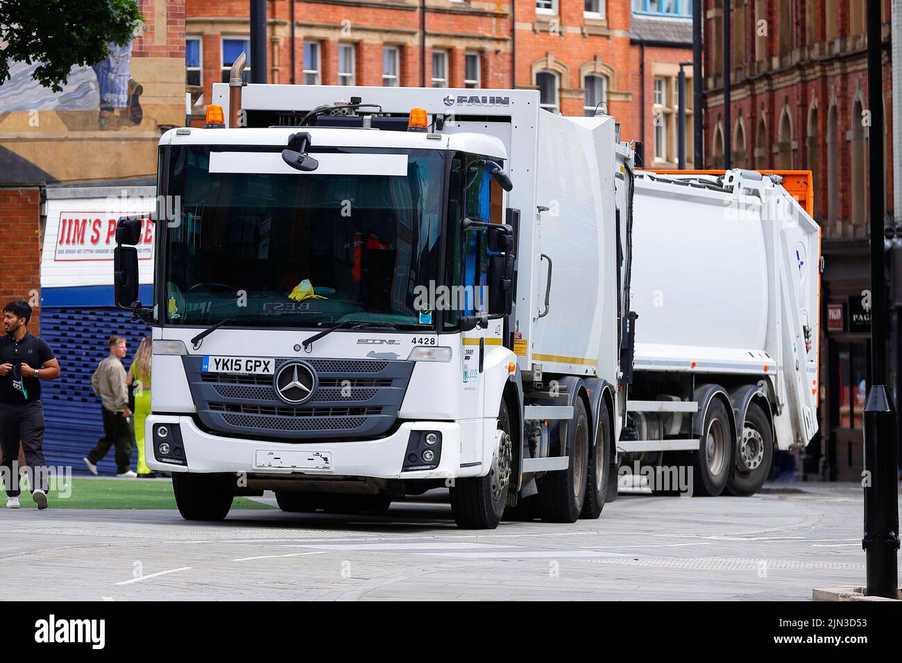 Leeds refuse truck hires stock photography and images Alamy