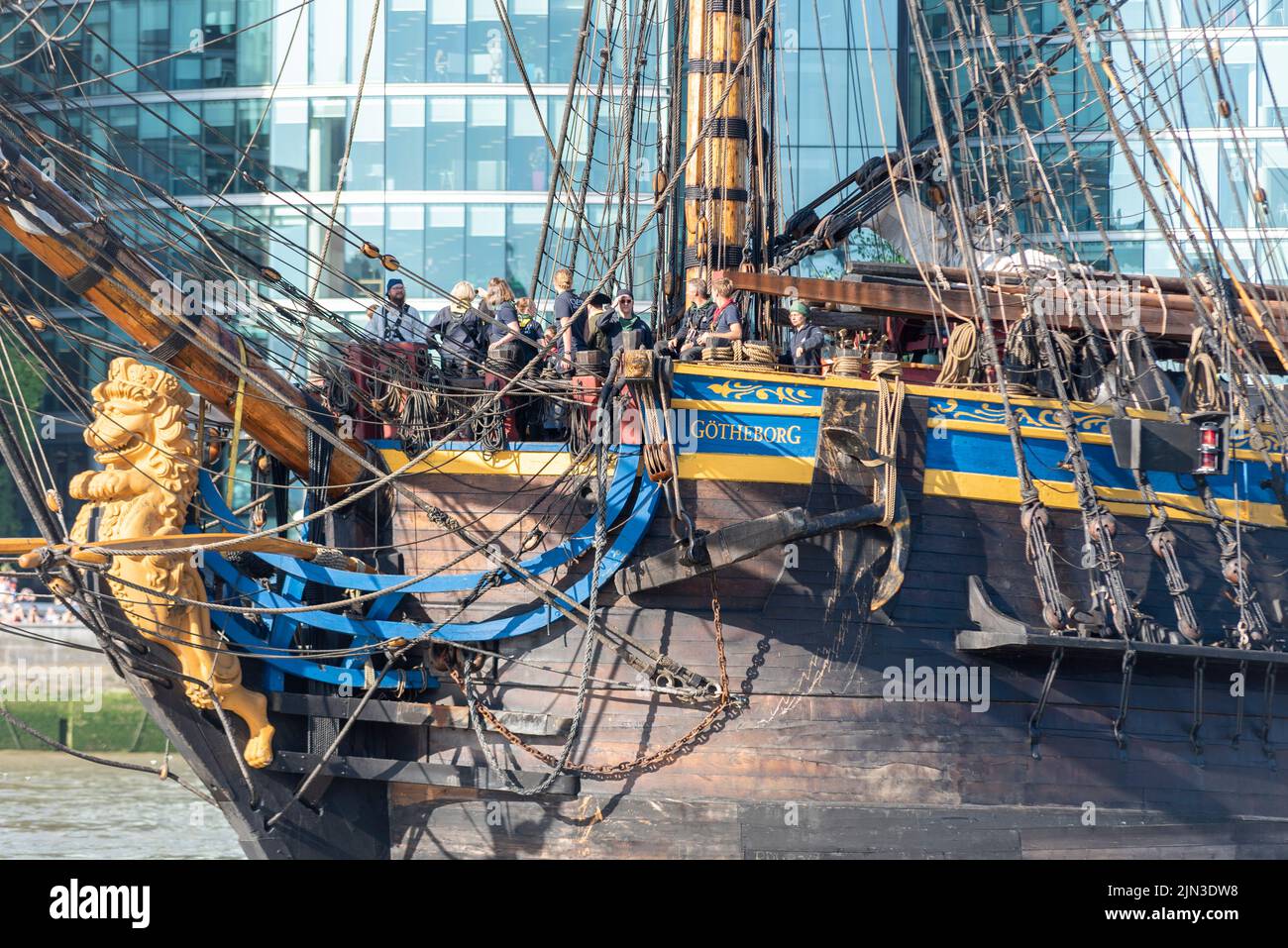 Bow, figurehead and crew of Gotheborg of Sweden, a sailing replica of the Swedish East Indiaman Gotheborg I, visiting London, UK. Prow details Stock Photo