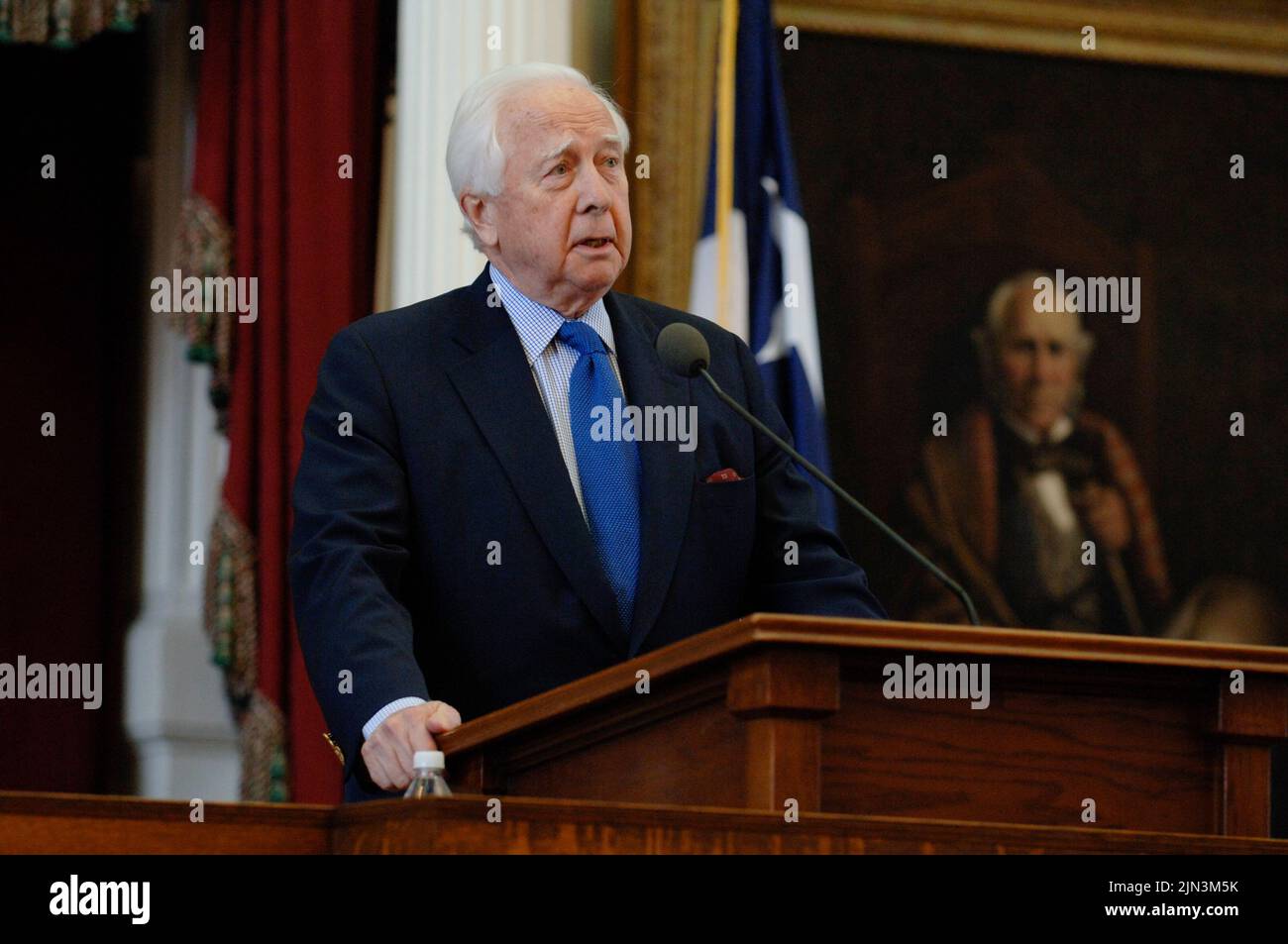 Austin, TX, USA. 28th Oct, 2005. Author DAVID MCCULLOUGH, two-time Pulitzer Prize and National Book Award winner, whose best-selling biographies of Harry Truman and John Adams made him one of America's most popular and acclaimed historians, died at 89. McCullough, who won the prizes for biographies on Truman (1992) and Adams (2001), was a featured author at the 2005 Texas Book Festival in Austin. (Credit Image: © Bob Daemmrich/ZUMA Press Wire) Stock Photo
