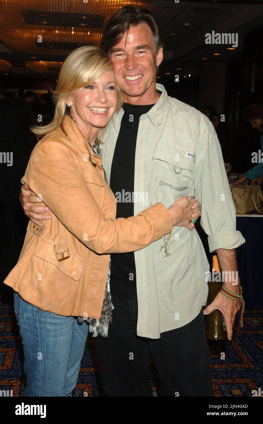 Manhattan, United States Of America. 31st Dec, 2004. NEW YORK - APRIL 01: (L-R) Olivia Newton-John and husband John Easterling attend the Celebrity Connections & Good Causes media event at New York Marriott Marquis on April 1, 2009 in New York City. People; Olivia Newton-John, John Easterling Credit: Storms Media Group/Alamy Live News Stock Photo