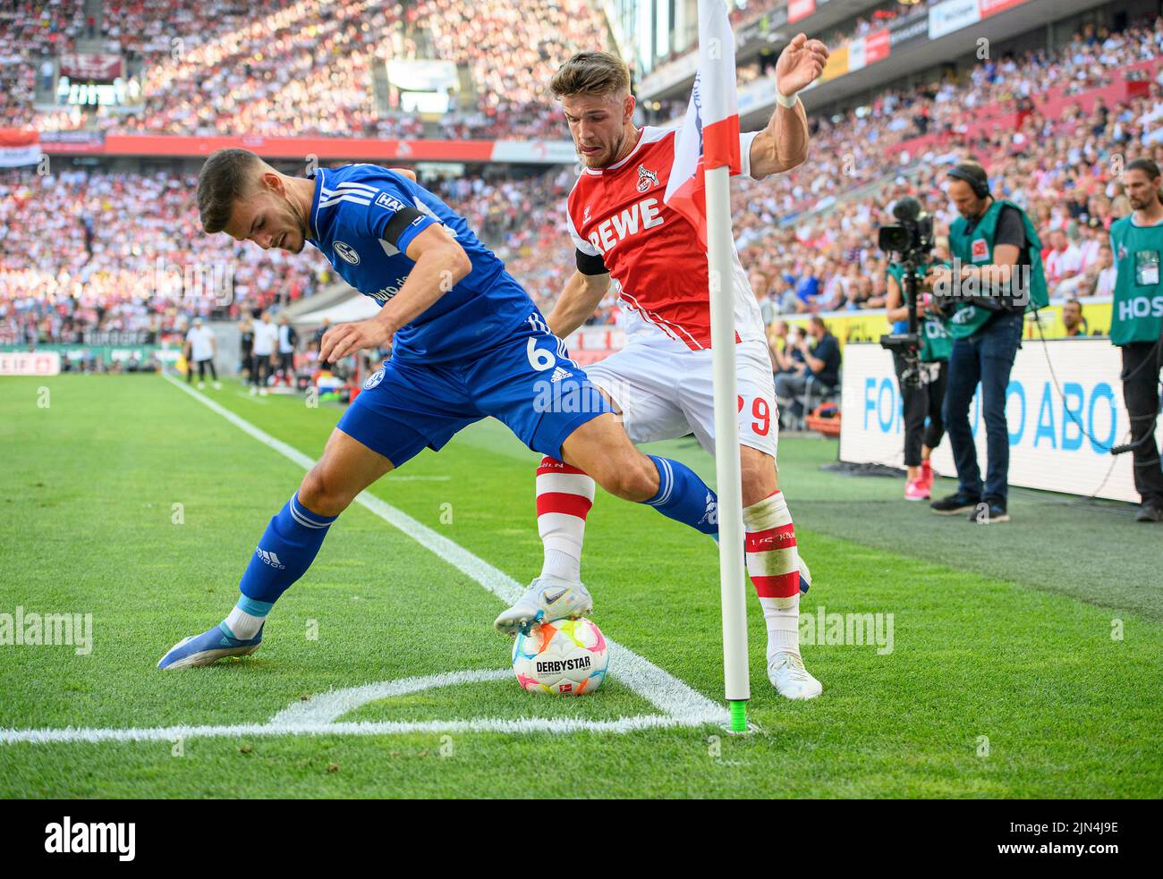 Koeln/ Germany. August 7th, 2022, left to right Tom KRAUSS (GE), Jan THIELMANN (K) duels, action, corner flag, stadium, playing field, outside line, goal line, football 1st Bundesliga, 1st matchday, FC Cologne (K) - FC Schalke 04 (GE) 3 :1, on August 7th, 2022 in Cologne/ Germany. #DFL regulations prohibit any use of photographs as image sequences and/or quasi-video # © Stock Photo