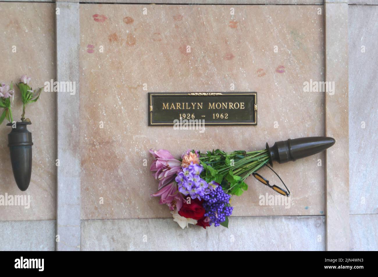 Los Angeles, California, USA 1st August 2022 Actress Marilyn Monroe's Grave at Pierce Brothers Westwood Village Memorial Park on August 1, 2022 in Los Angeles, California, USA. Photo by Barry King/Alamy Stock Photo Stock Photo