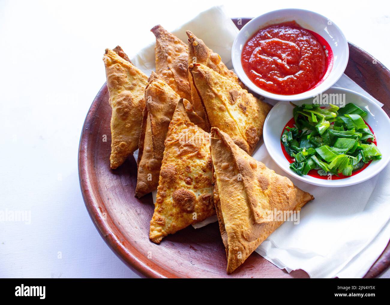 Samosa, samsa or somsa are triangular fried pastries or pastri served ...