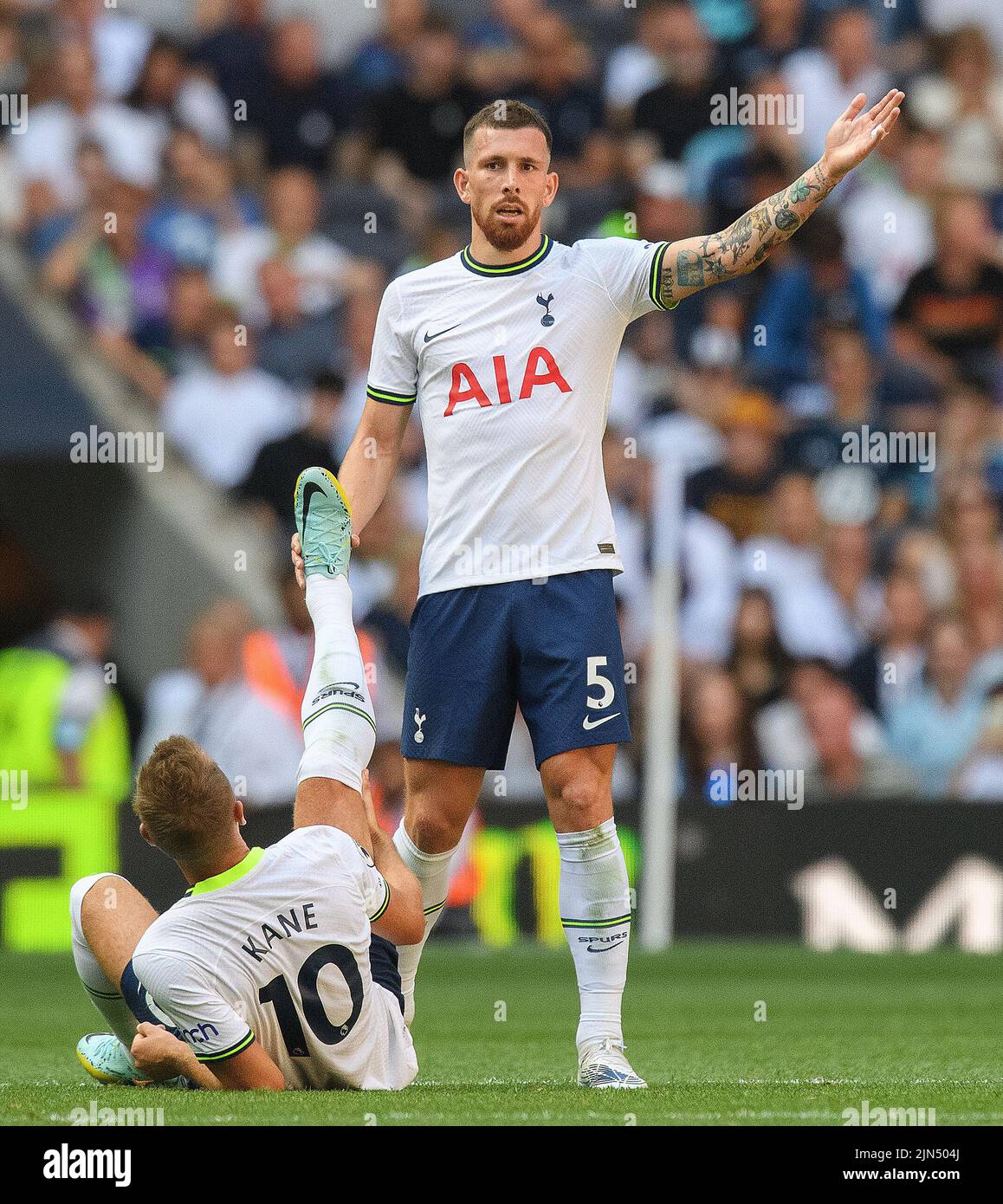 06 Aug 2022 - Tottenham Hotspur v Southampton - Premier League - Tottenham Hotspur Stadium  Tottenham's Pierre-Emile Hojbjerg and Harry Kane during the match against Southampton Picture Credit : © Mark Pain / Alamy Live News Stock Photo