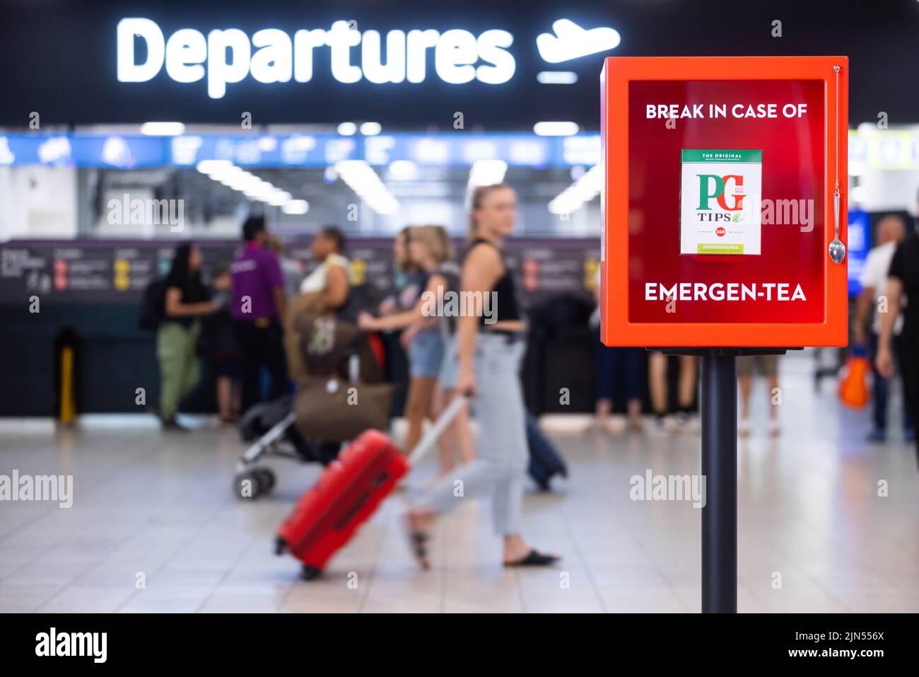 EDITORIAL USE ONLY A new 'Emergen-Tea' box on display at London Luton Airport, which has been launched by PG tips following research revealing 8 in 10 British people claim they can't get a 'proper cup of tea' while abroad. Issue date: Tuesday August 9, 2022. Stock Photo