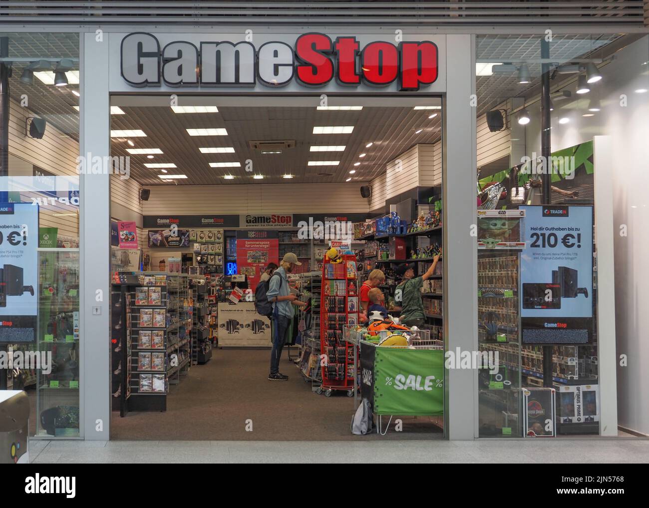 Dolphin Mall - GameStop, Store in MIAMI, FL