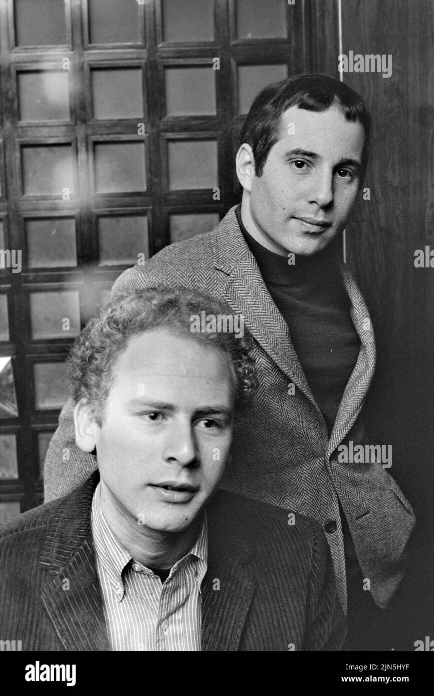 SIMON AND GARFUNKEL US vocal duo in 1967 with Paul Simon at right and Art Garfunkel . Photo: Tony Gale Stock Photo
