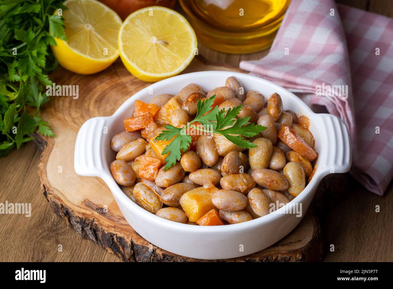Cranberry Bean Stew Turkish Barbunya Pilaki, Potato and carrot pinto beans (Turkish name; patatesli ve havuclu barbunya) Stock Photo