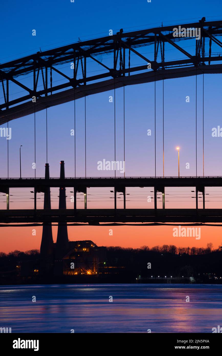 Sherman Minton Bridge Sunset - New Albany - Indiana Stock Photo