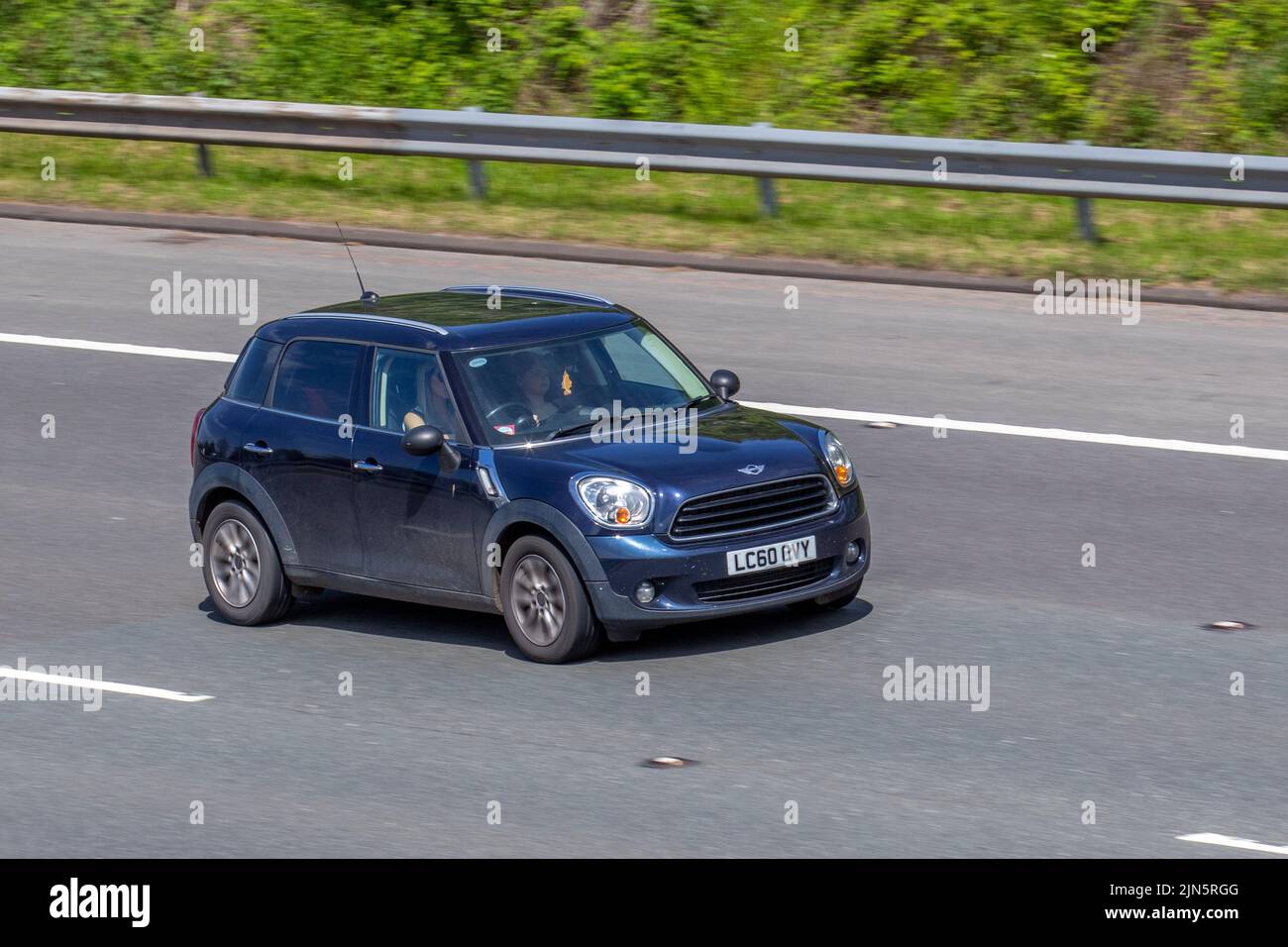 2010 blue MINI COOPER Countryman One D, DT 90 Start Stop Diesel SUV 1598cc 6 speed manual; Stock Photo