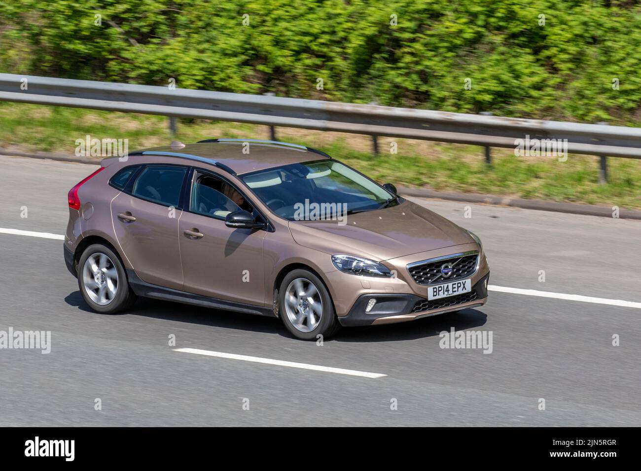 Volvo v40 r design lux nav blue cars hi-res stock photography and images -  Alamy