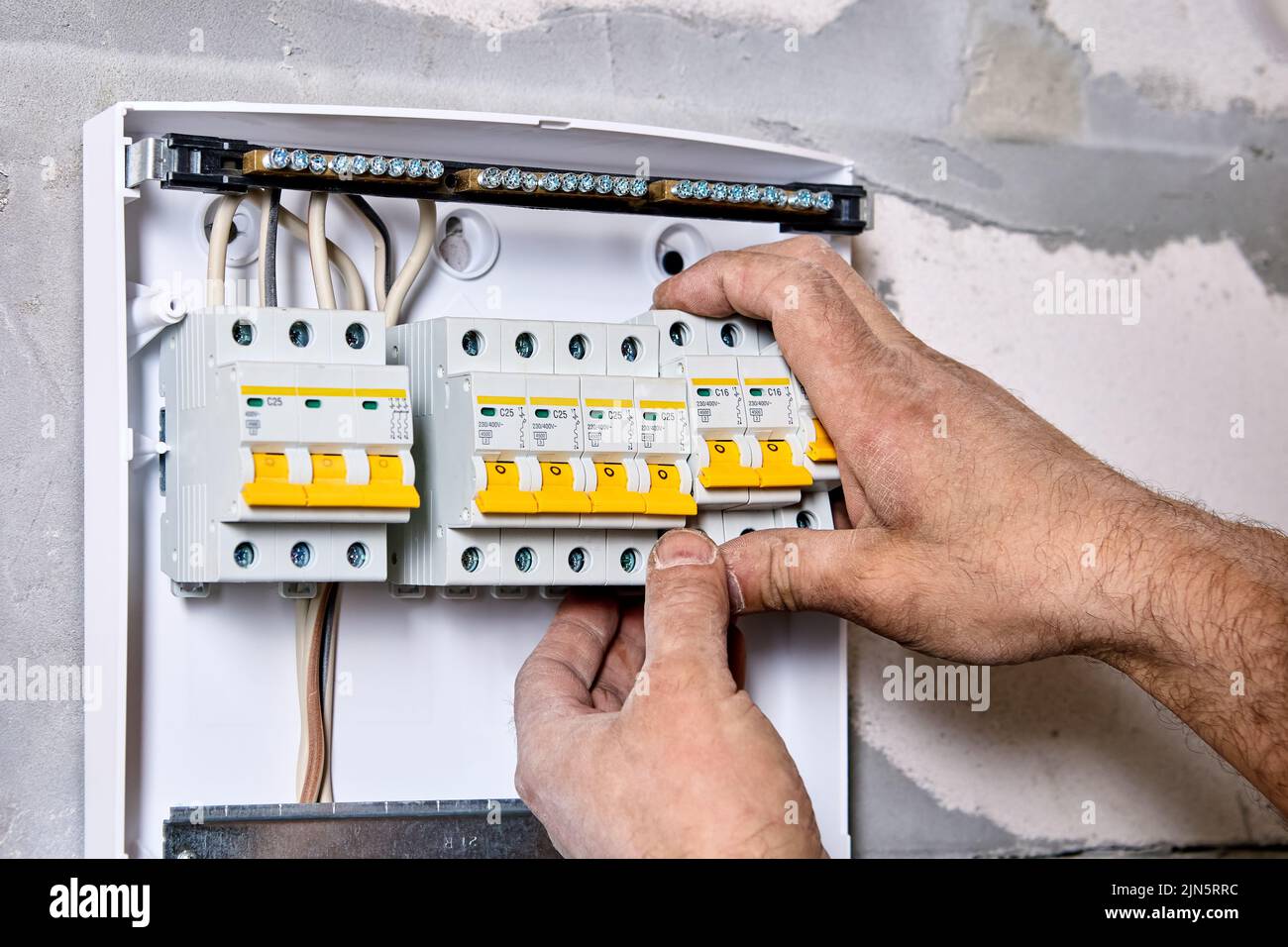 Fuse Box Vs Circuit Breaker A Detailed Comparison 59 Off Fuse Box Vs Circuit Breaker A Detailed Comparison 59 Off