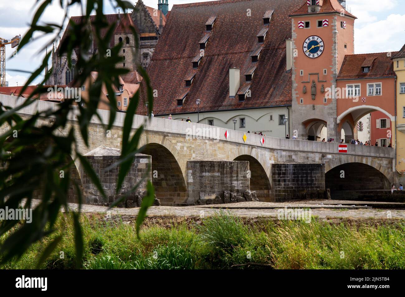 Steinerne Brücke / Stone Bridge Regensburg, Bayern / Bavaria Stock Photo