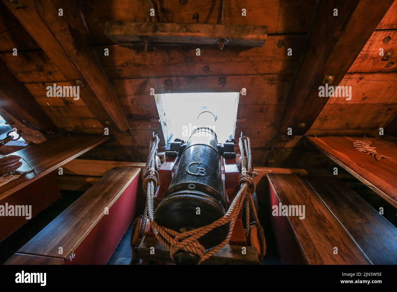 London UK 9 August 2022 The cannon gallery  besides the tables were the crew eat  and sleep in hammoks Open to visitors every day until 12 of August  Paul Quezada-Neiman/Alamy Live News Stock Photo