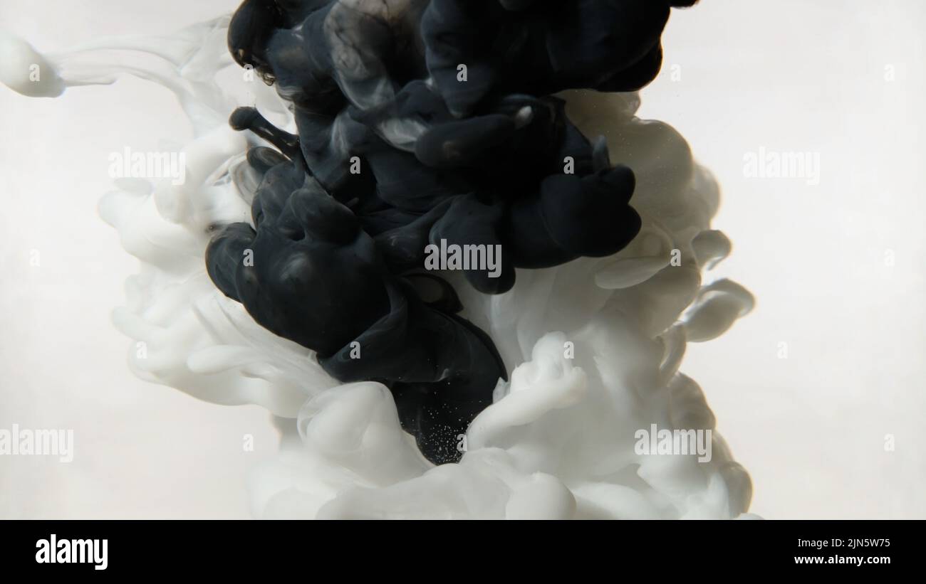 Black ink in water hi-res stock photography and images - Alamy