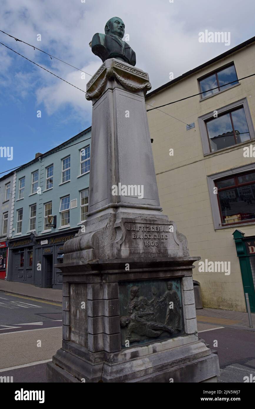 Memorial statue to J.J. Fitzgerald, Irish nationalist and politician, in Mallow, County Cork, Ireland. July 2022 Stock Photo