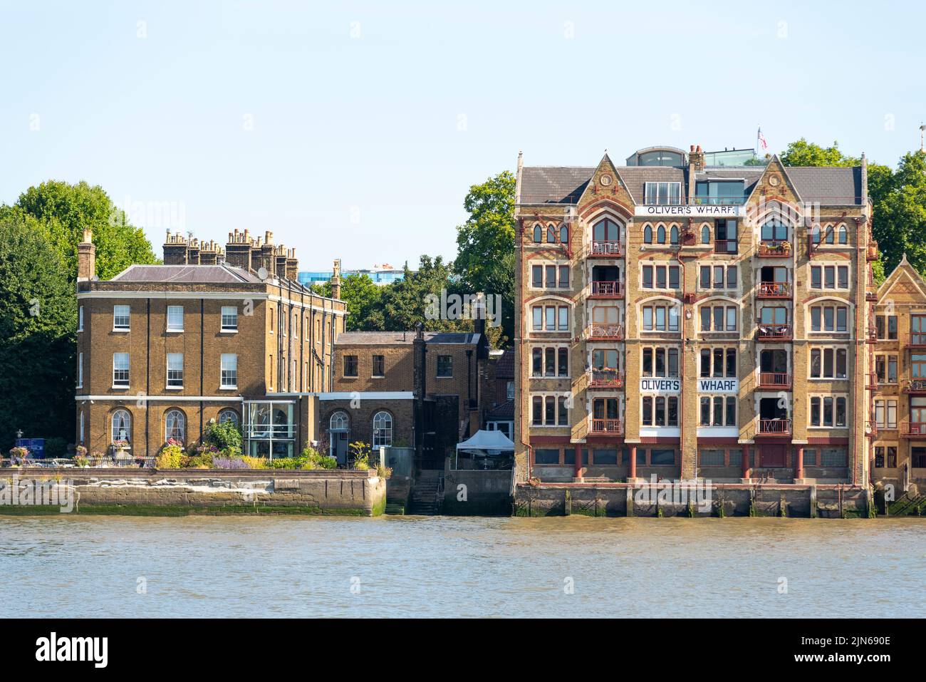 Oliver's Wharf building in the Pool of London on the River Thames ... - Former Warehouse Converted To Luxury Living