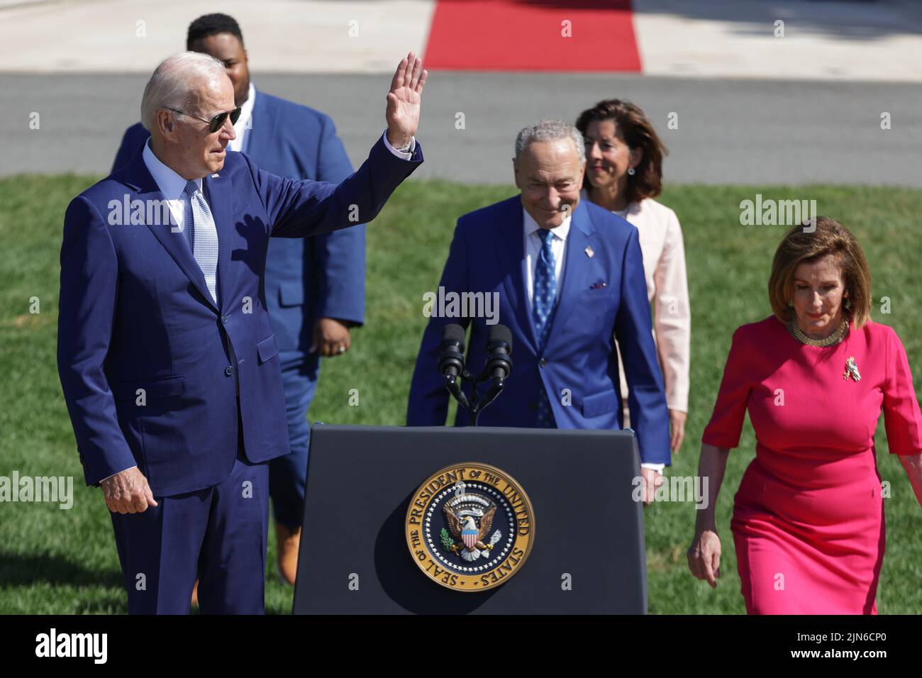 Washington, US, Aug. 9, 2022, President Joe Biden arrives to deliver