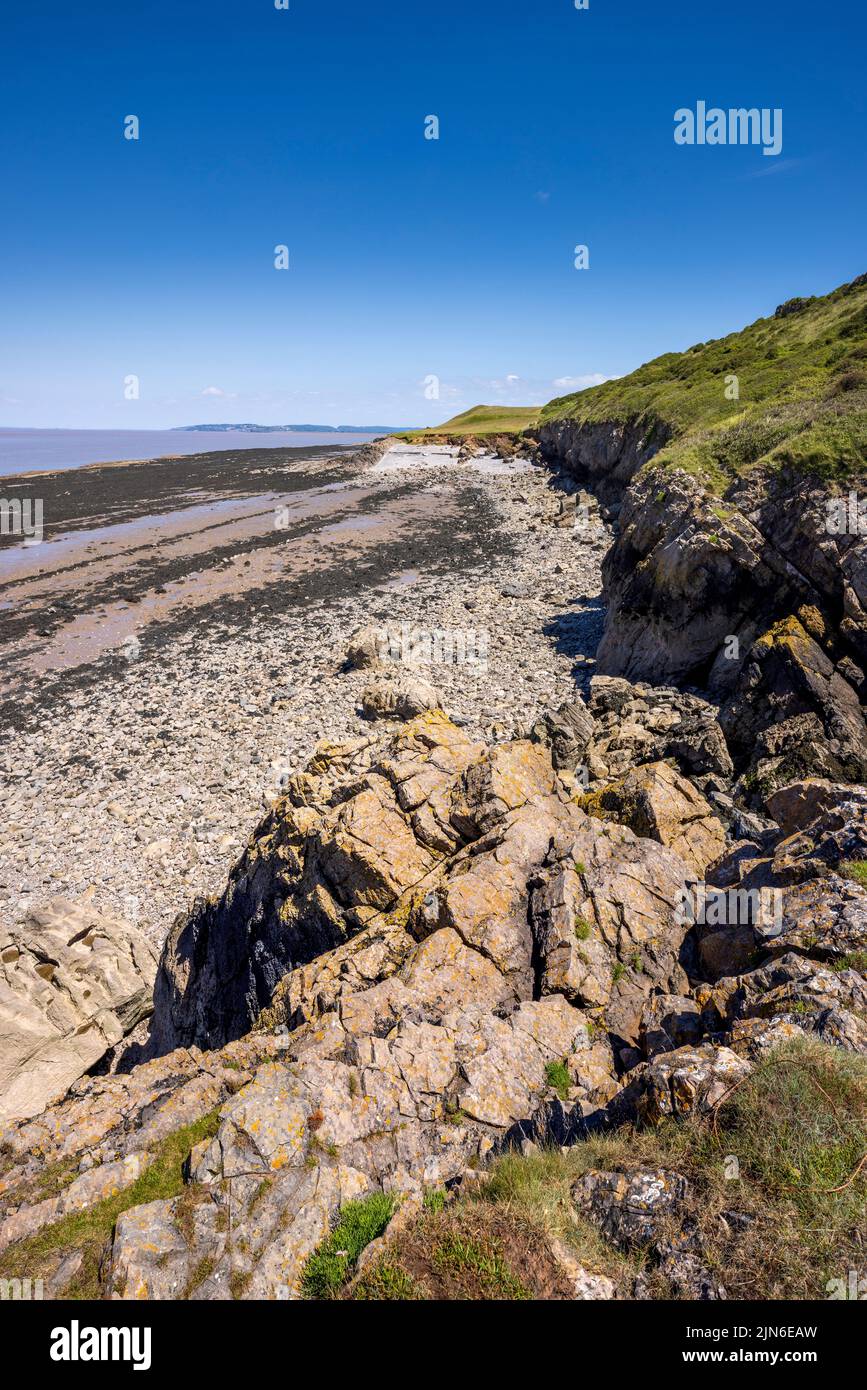 The rocky northern shoreline of Sand Point on the Bristol Channel, Somerset, England Stock Photo