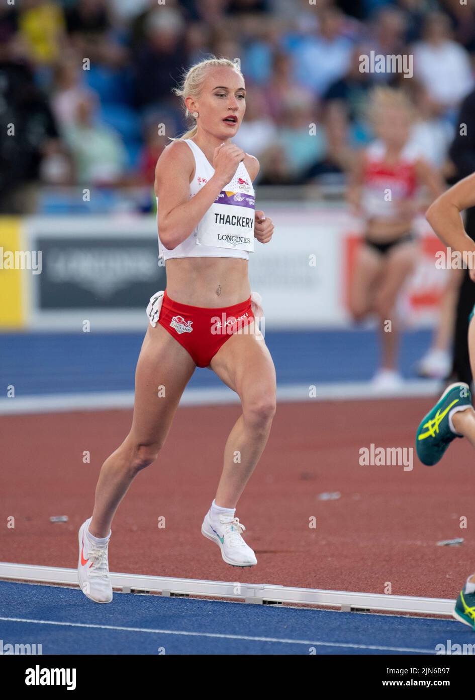 Calli Thackery of England competing in the women’s 5000m final at the ...