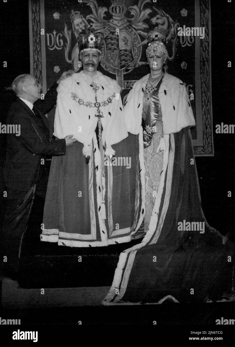 Lifesize wax tableau of the King and Queen in the full roles and jewels they wil near at the Jubilee celebrations. The figures are at the famous Tussauds. March 13, 1935. Stock Photo