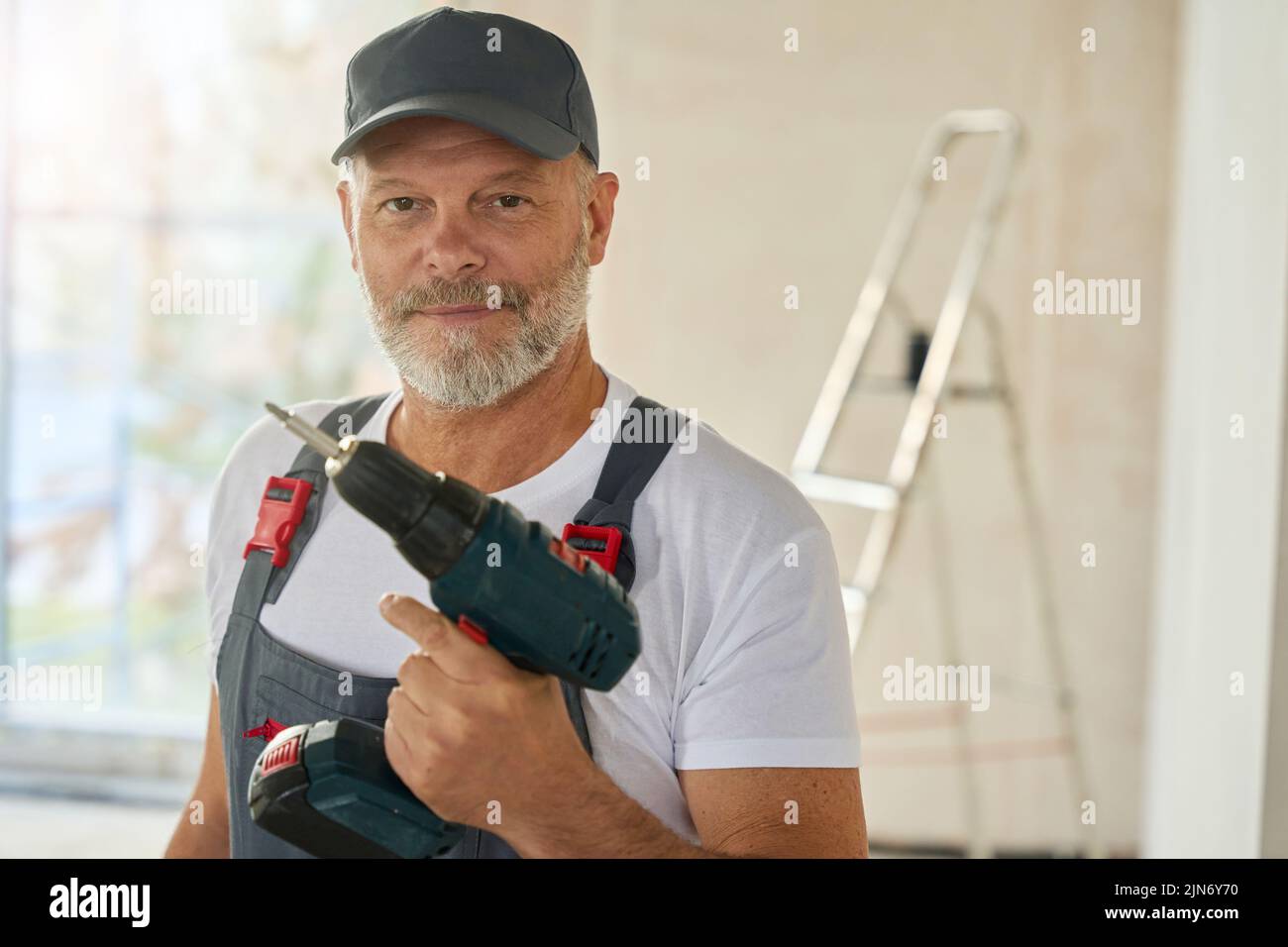 Bearded man in baseball cap hi-res stock photography and images - Alamy