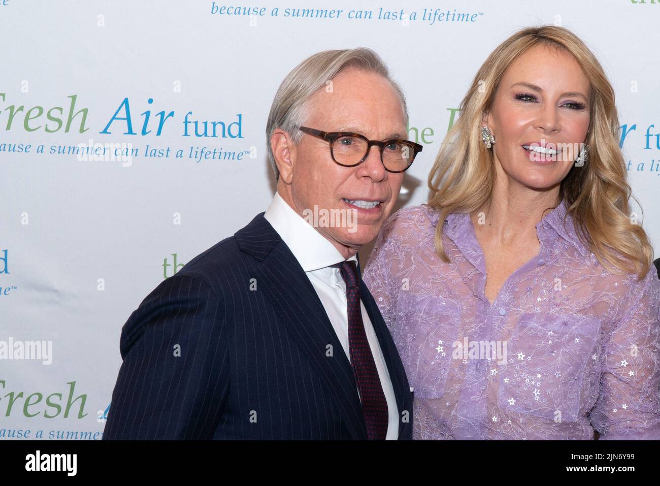 Designer tommy hilfiger wife dee hi-res stock photography and images - Alamy