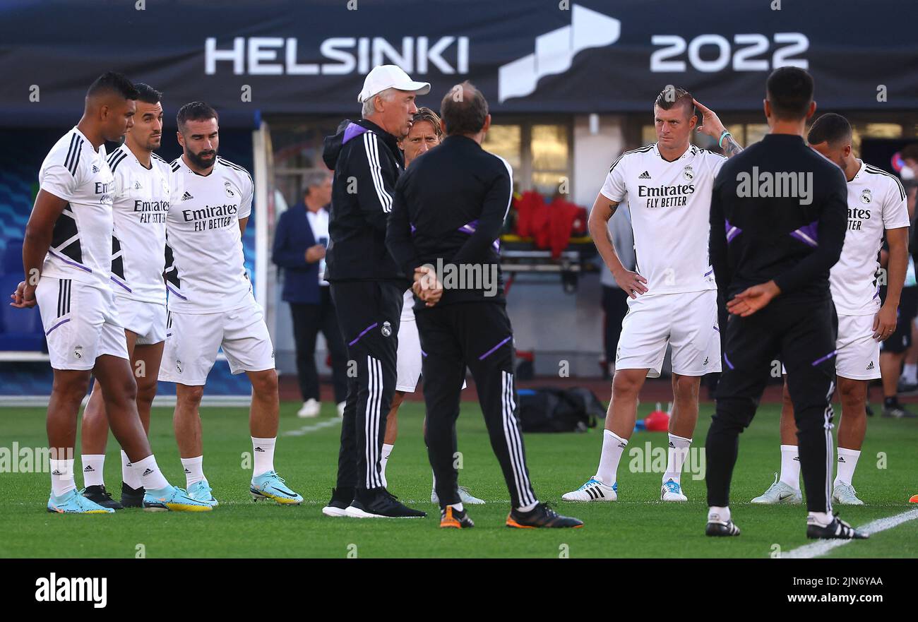 Soccer Football - European Super Cup - Real Madrid Training - Helsinki Olympic Stadium, Helsinki, Finland - August 9, 2022 Real Madrid coach Carlo Ancelotti with his players during training REUTERS/Kai Pfaffenbach Stock Photo