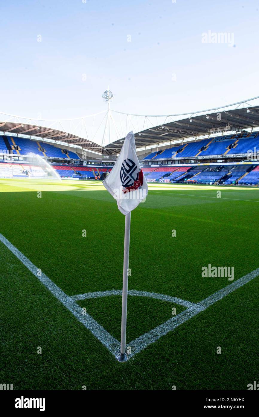 Bolton, UK. 9th August, 2022. Bolton Wanderers corner flag.The Carabao Cup match between Bolton Wanderers and Salford City at the University of Bolton Stadium, Bolton on Tuesday 9th August 2022. (Credit: Mike Morese | MI News) during the Carabao Cup match between Bolton Wanderers and Salford City at the University of Bolton Stadium, Bolton on Tuesday 9th August 2022. (Credit: Mike Morese | MI News) Credit: MI News & Sport /Alamy Live News Stock Photo