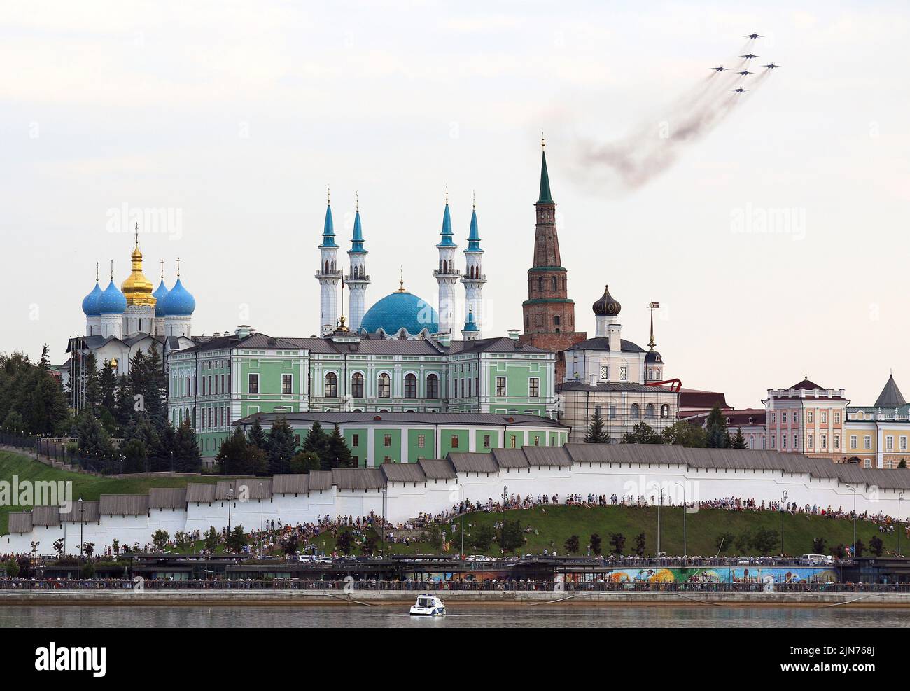 Aviation holiday 'I choose the sky', dedicated to the Day of the Russian Air Force. Show by the aerobatic team 'Strizhi' at the festival.  06.08.2022 Russia, Tatarstan, Kazan Photo credit: Danila Egorov/Kommersant/Sipa USA Stock Photo