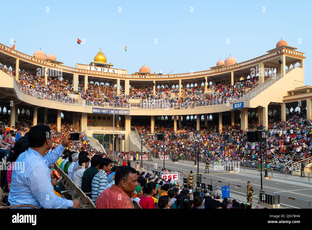 Indian soldiers on border hi-res stock photography and images - Alamy