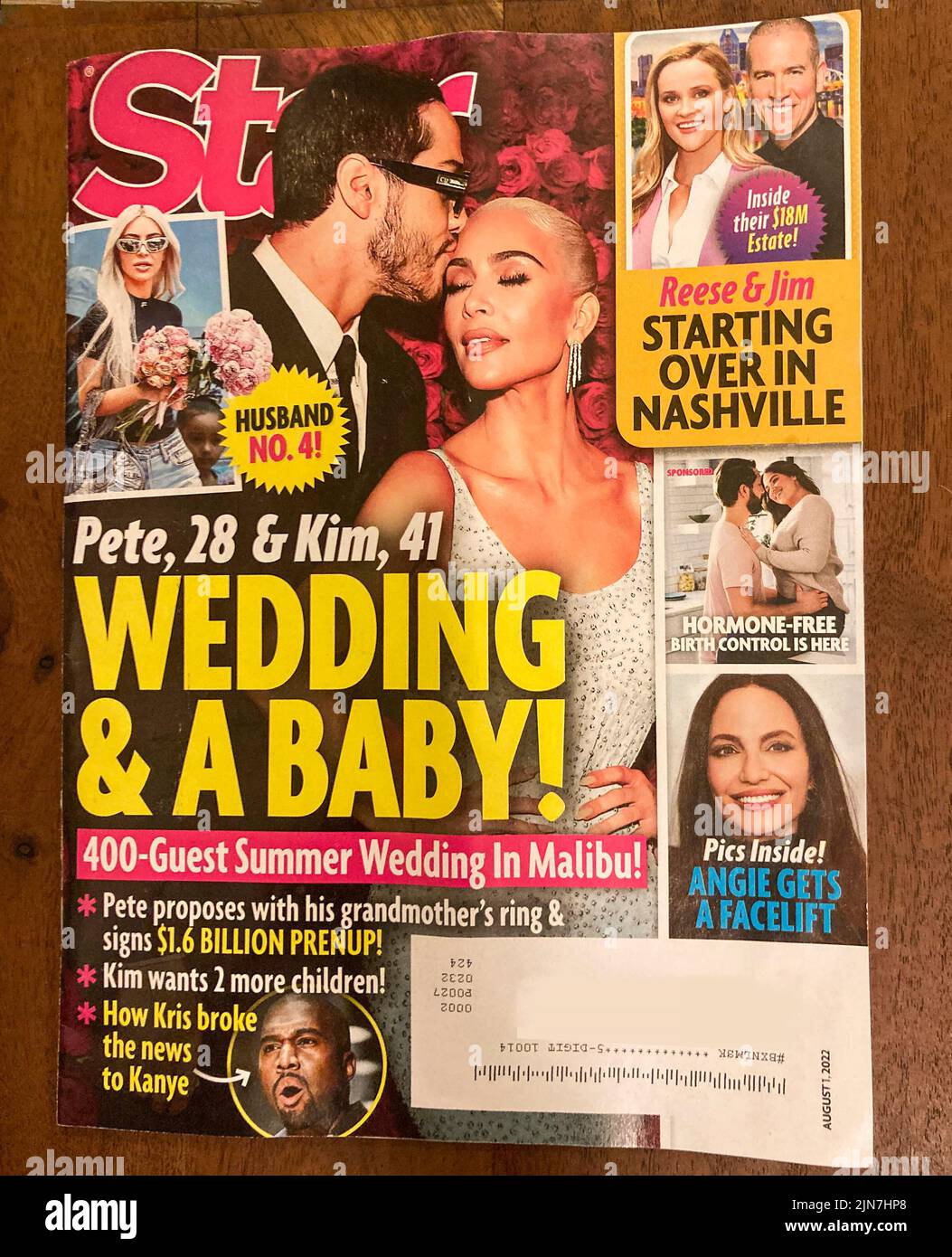 The cover of the August 1, 2022 Star magazine features the ÒimminentÓ wedding of Pete Davidson and Kim Kardashian, seen on Saturday, August 6, 2022, the day that the couple announced that they are breaking up after 9 months of dating. (© Frances M. Roberts) Stock Photo