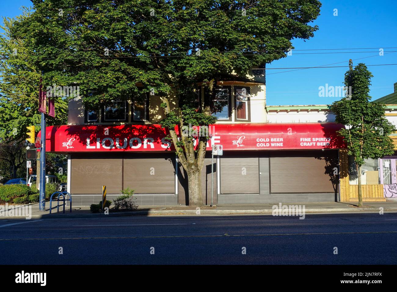 Closed Liquor Store in Vancouver Stock Photo Alamy