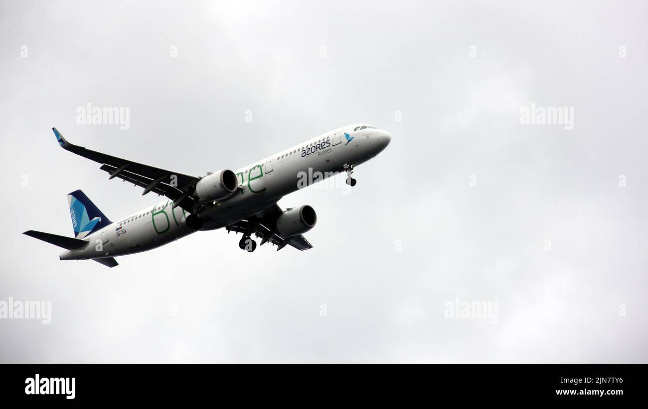 AZORES AIRLINES AIRBUS A321NEO midair, approaching landing, view from