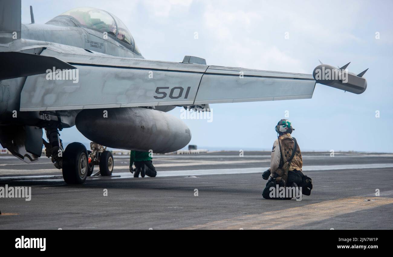 220809NDW1581021 PHILIPPINE SEA (Aug. 9, 2022) Aviation Electronics