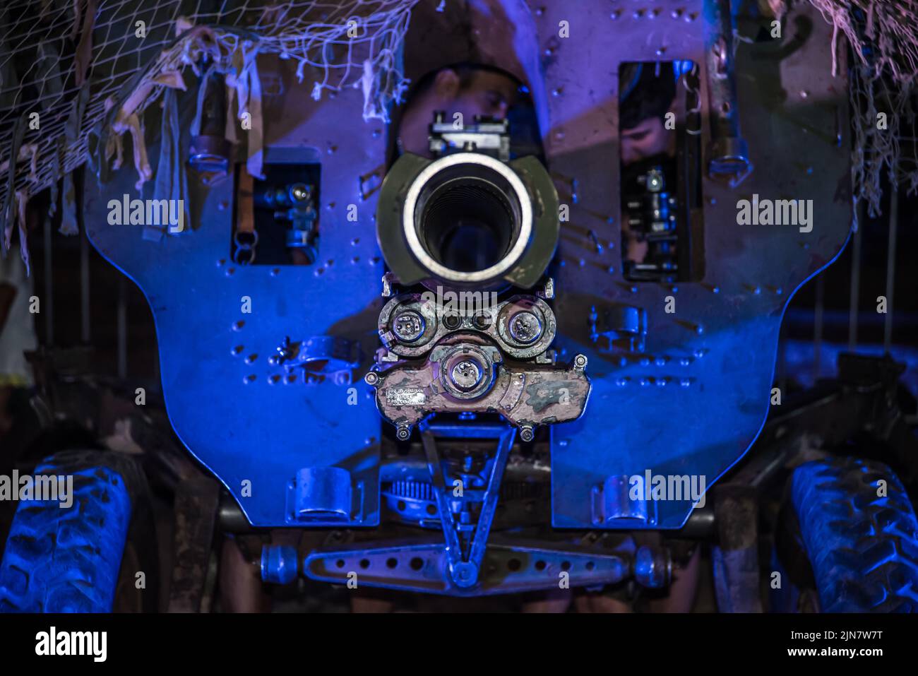 Gun howitzer hi-res stock photography and images - Alamy