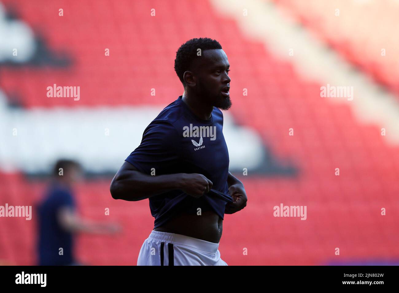 The Valley, London on Tuesday 9th August 2022. Diallang Jaiyesimi of Charlton Athletic warms up during the Carabao Cup match between Charlton Athletic and Queens Park Rangers at The Valley, London on Tuesday 9th August 2022. (Credit: Tom West | MI News) Credit: MI News & Sport /Alamy Live News Stock Photo