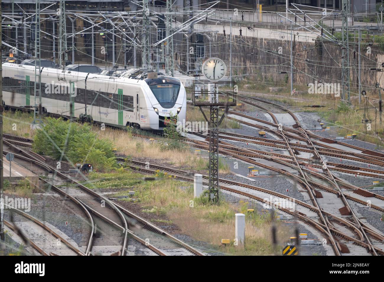 Dresden, Germany. 10th Aug, 2022. A train of the Mitteldeutsche Regiobahn (MRB) runs on a track at Dresden main station. The 9-euro monthly ticket for local transport is on sale for the last time in August. Credit: Sebastian Kahnert/dpa/Alamy Live News Stock Photo
