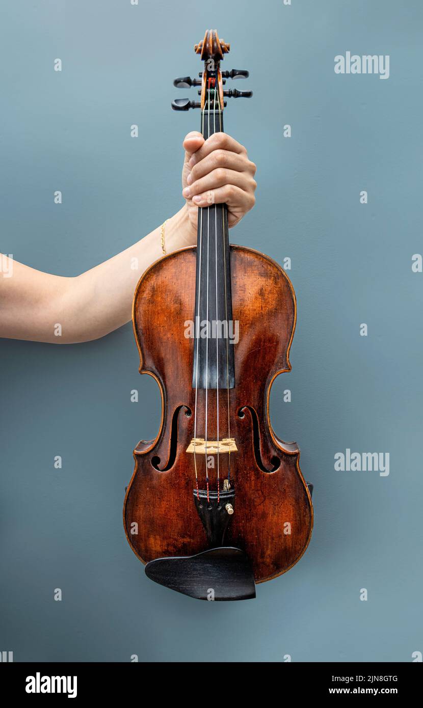 17th century professional violin made by a luthier Stock Photo - Alamy