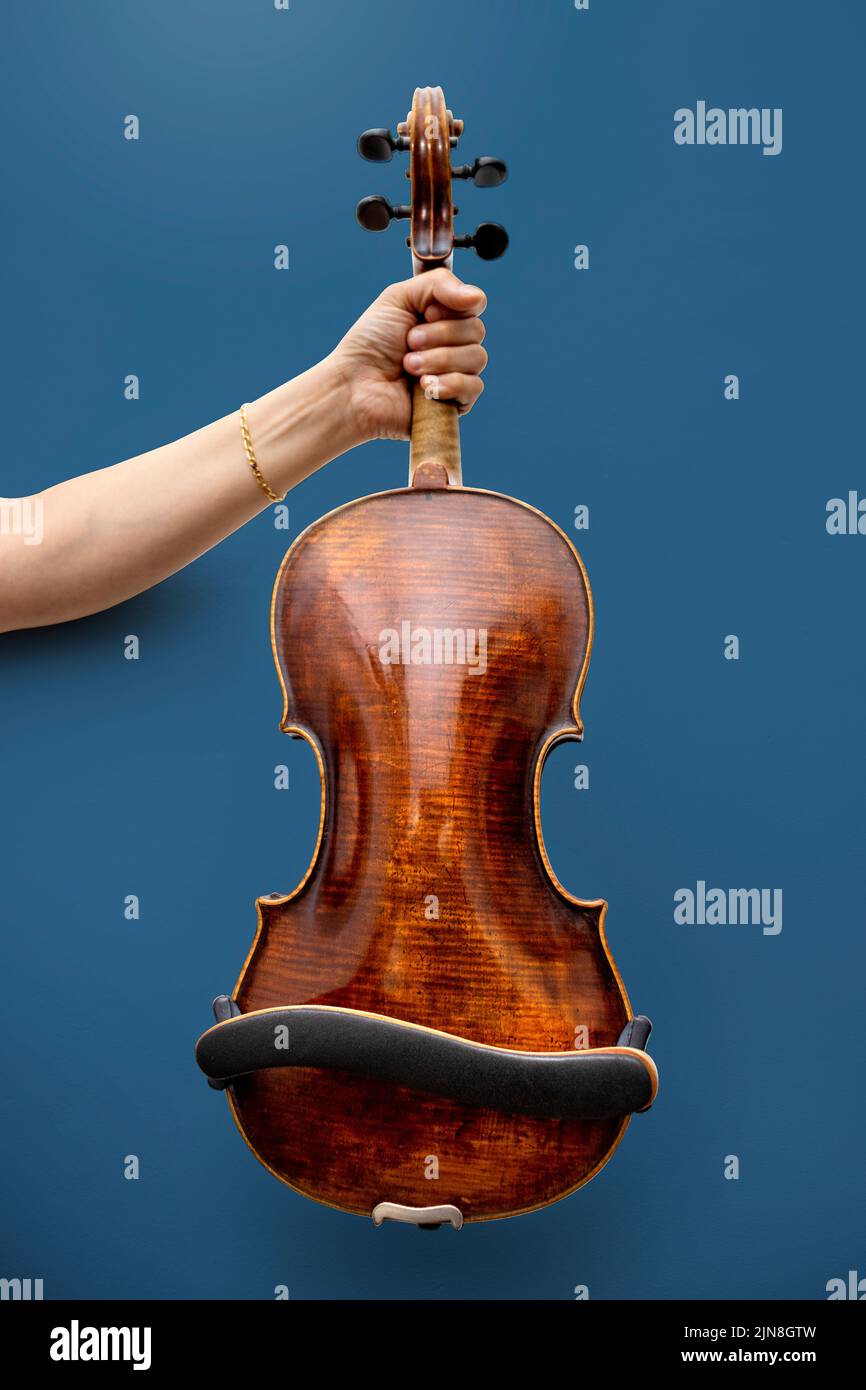 17th century professional violin made by a luthier Stock Photo - Alamy