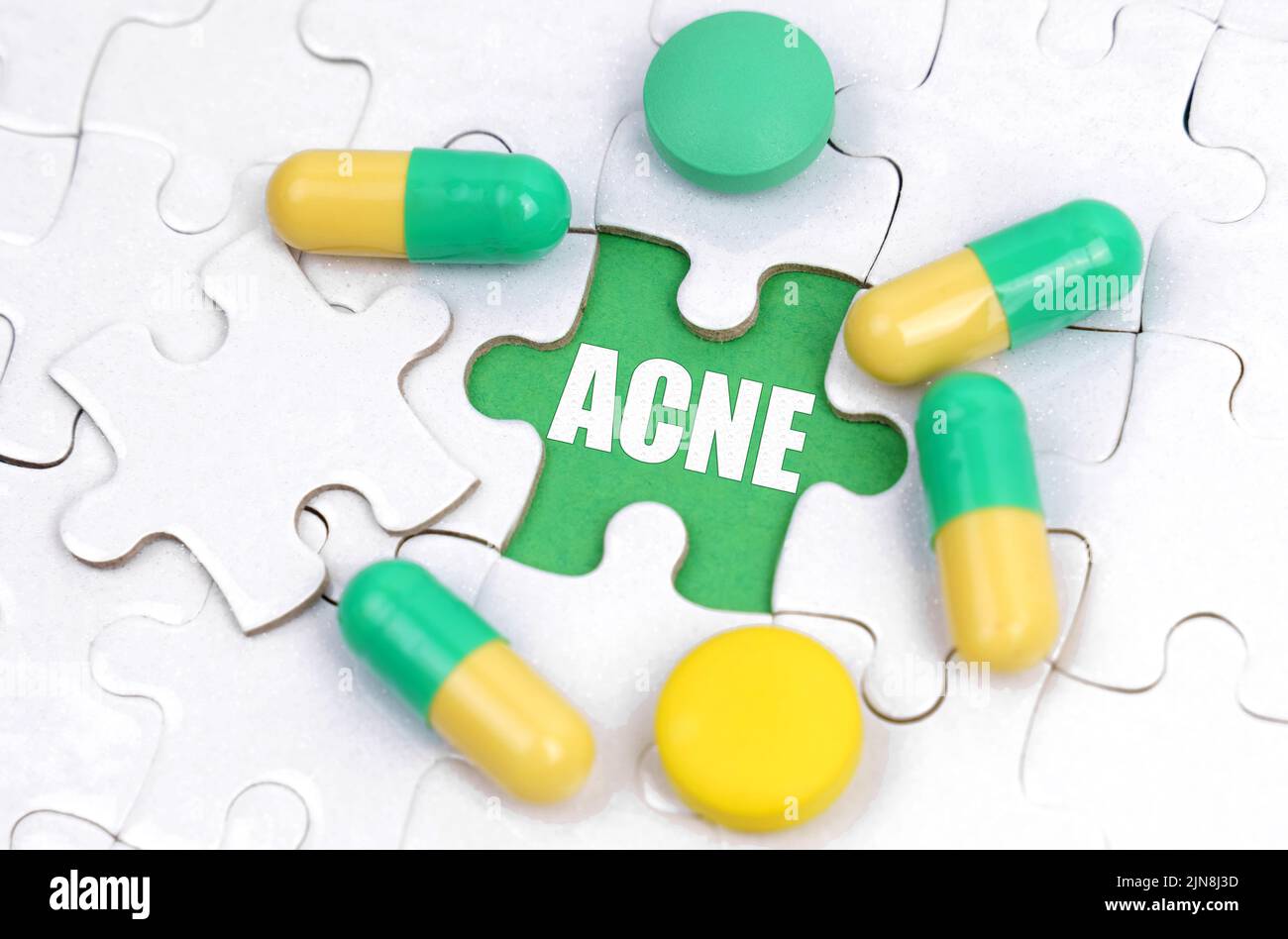 theSkimm - Your go-to for the info and tools you need to live your ...