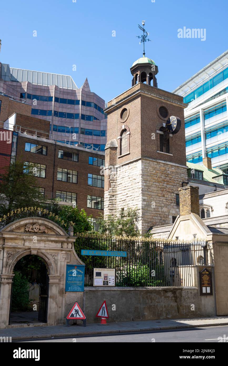 St Olave Church, Hart Street, a Church of England church in City of London, located on corner of Hart Street & Seething Lane near Fenchurch Street Stock Photo