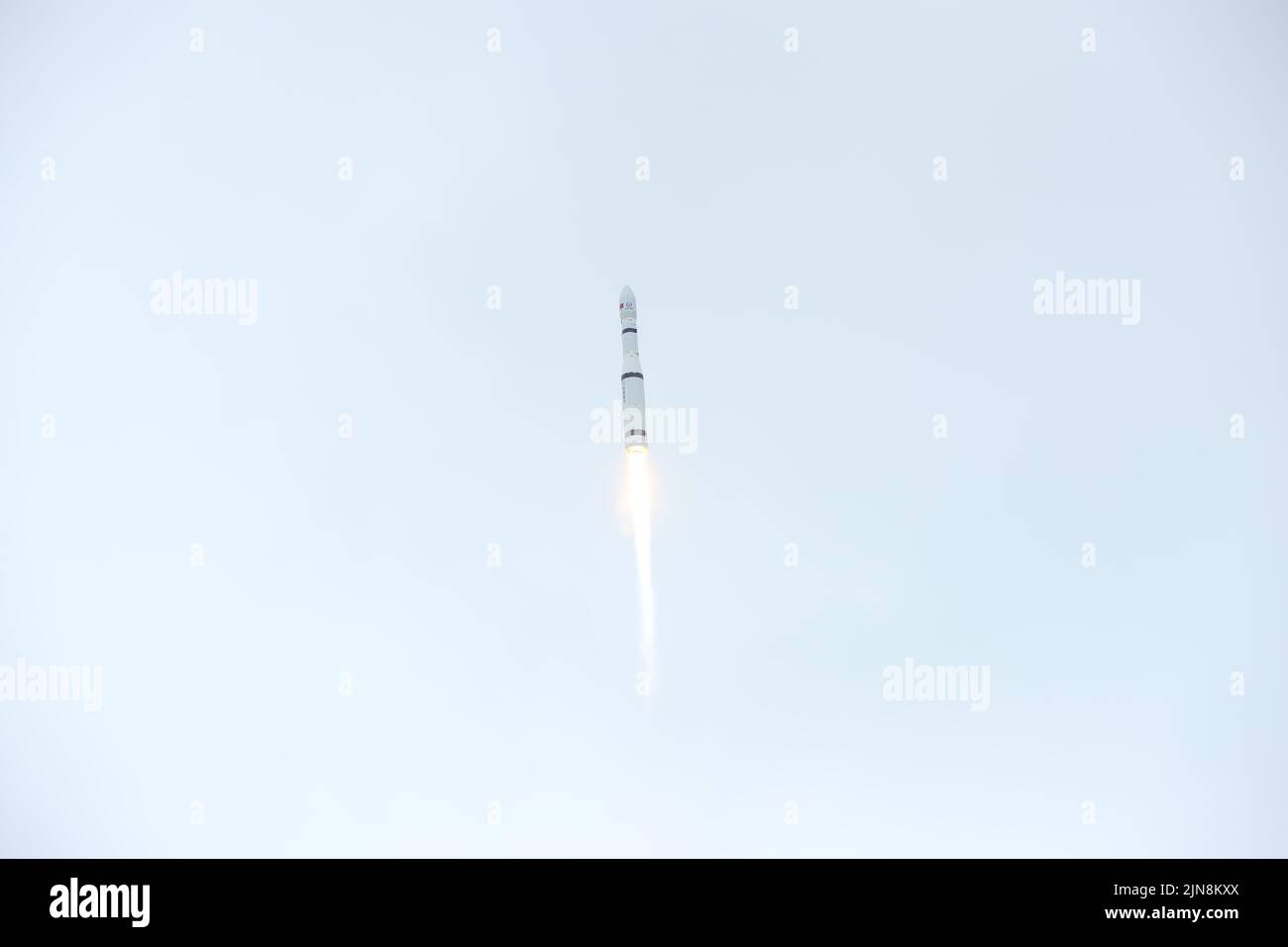 Taiyuan. 10th Aug, 2022. A Long March-6 carrier rocket carrying 16 new satellites blasts off from the Taiyuan Satellite Launch Center in north China's Shanxi Province on Aug. 10, 2022. The satellites, including a Jilin-1 Gaofen 03D09 satellite and Yunyao-1 04-08 satellites, were launched at 12:50 p.m. Beijing Time (0450 GMT) and entered the planned orbit successfully. Credit: Zheng Bin/Xinhua/Alamy Live News Stock Photo