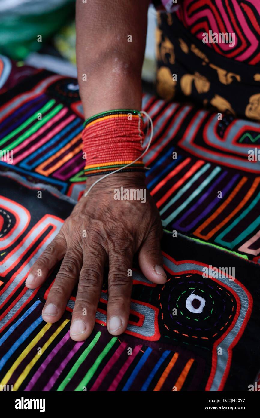 Mola fabric hi-res stock photography and images - Alamy