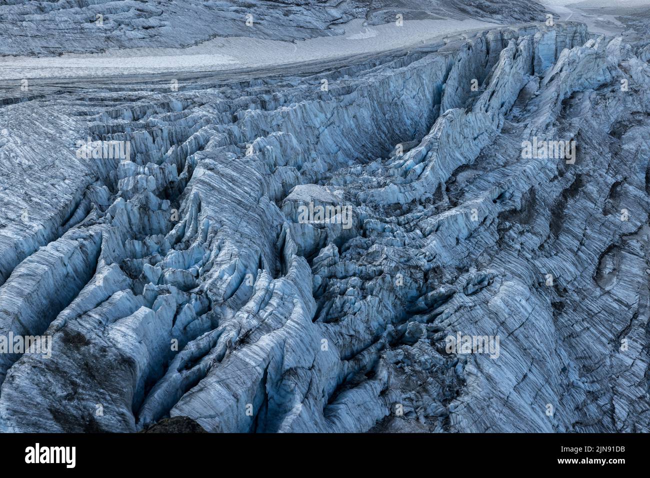 Séracs and glacial crevasses on the glacier of Steingletscher in the Bernese Alps Stock Photo