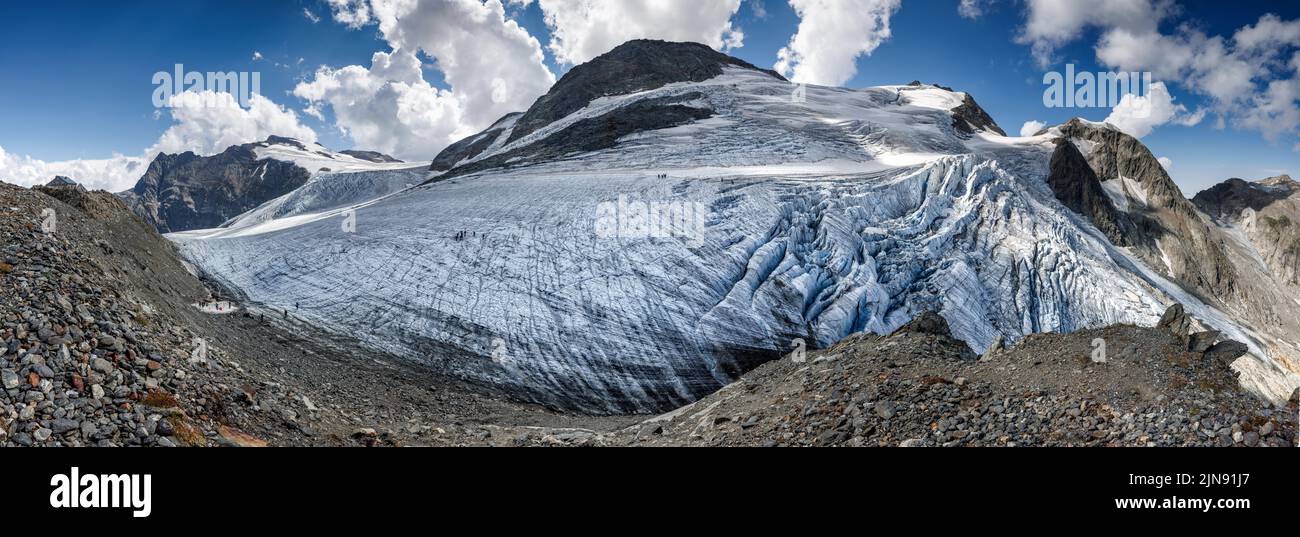 panorama of Tierberglihütte SAC and the glacier Steingletscher in the Swiss Alps Stock Photo