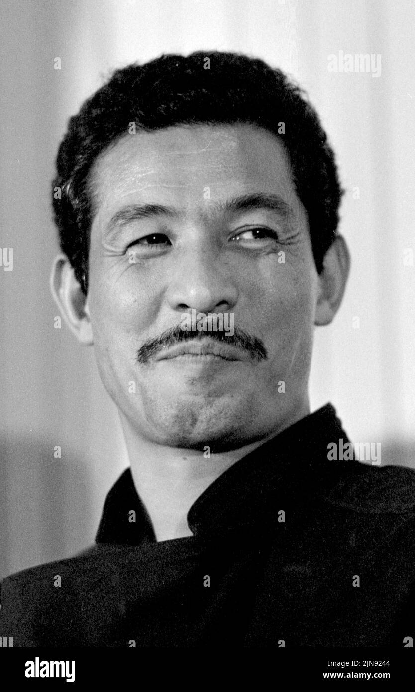 Japanese fashion designer Issey Miyake pictured in Japan in 1988. Miyake died aged 84 on August 5, 2022. Credit: Kaku Kurita/AFLO/Alamy Live News Stock Photo