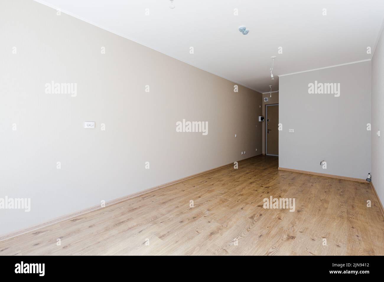 Empty room with finishing without furniture in a new house Stock Photo