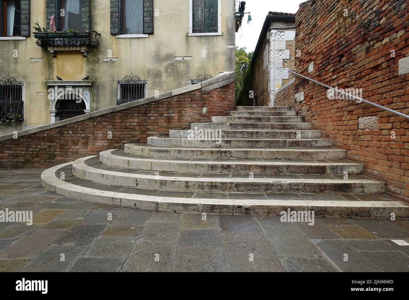 Venice steps hi-res stock photography and images - Alamy